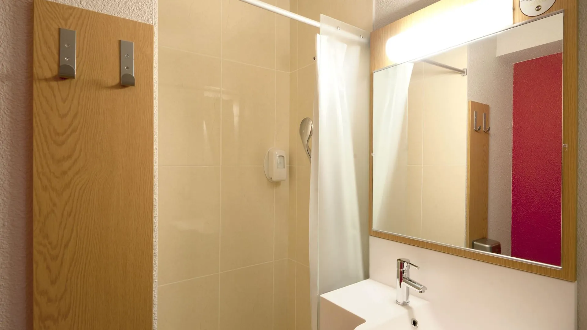 B&B HOTEL Grenoble Centre Alpexpo