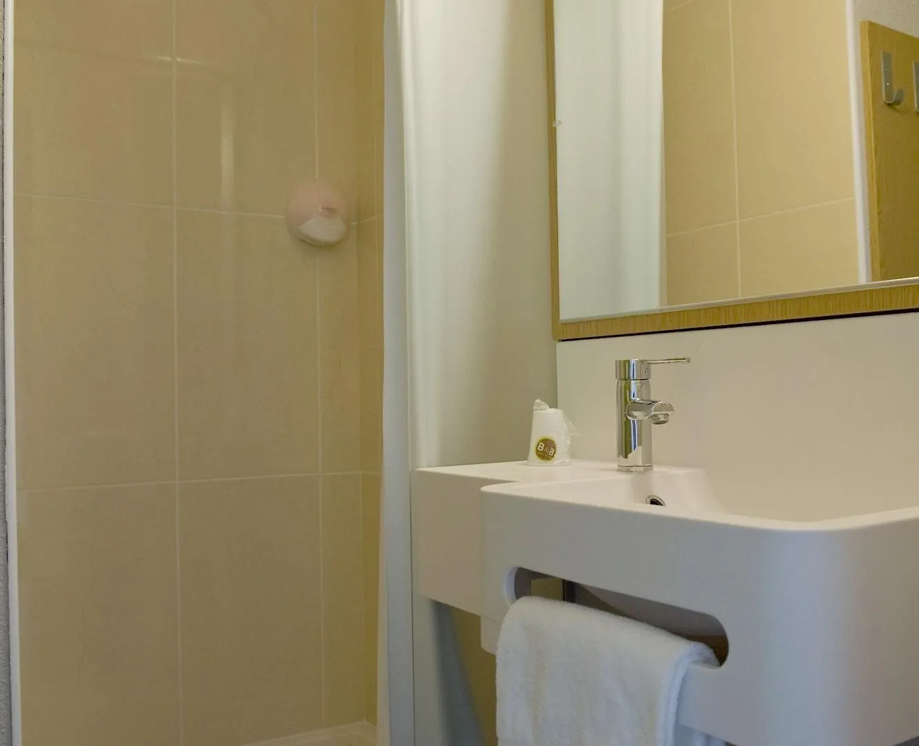 **  B&B HOTEL Grenoble Centre Alpexpo France