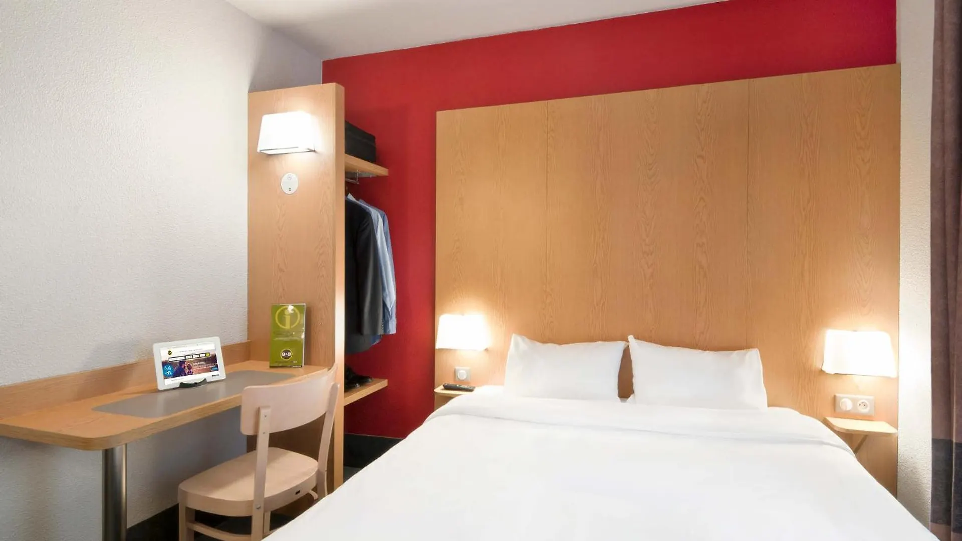 B&B HOTEL Grenoble Centre Alpexpo France